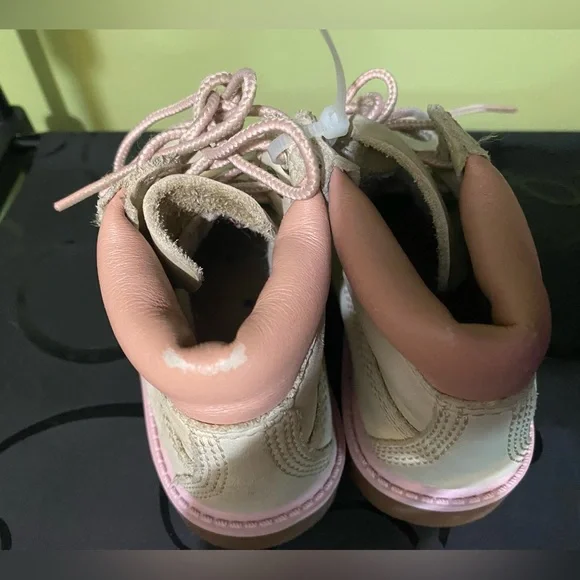 Girls Timberland Boots - Picture 3 of 6